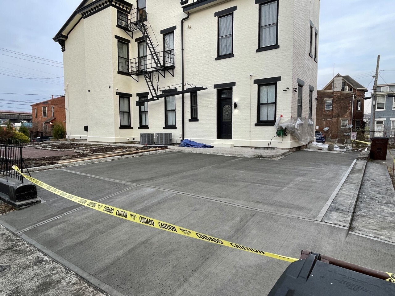 Building Photo - 418 Johnson St