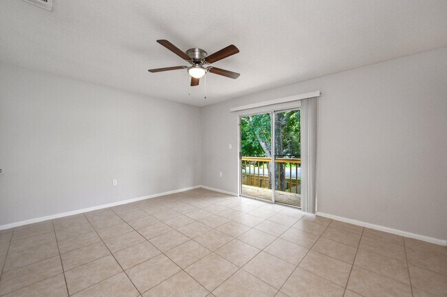 Building Photo - 152 Scottwood Dr SE