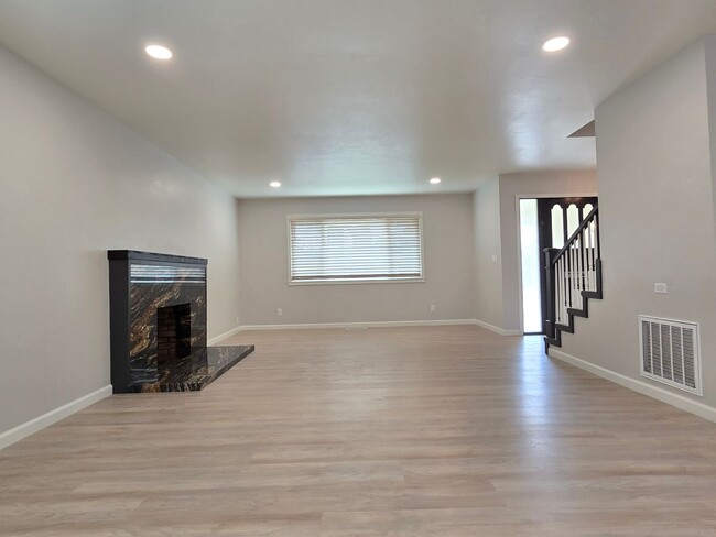 Building Photo - Large Home 100% Remodeled, Large Kitchen w...