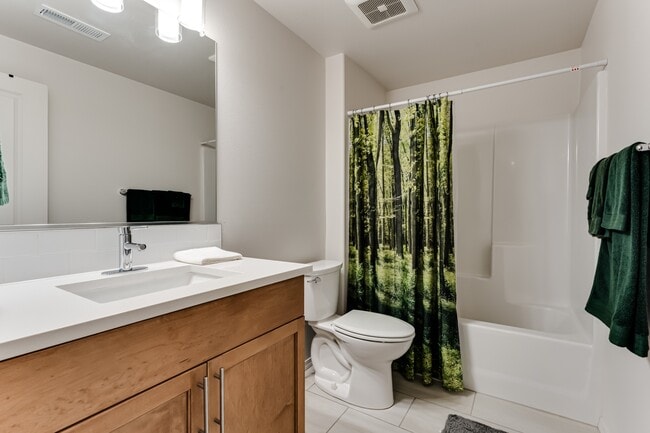 Building Photo - 1526 McKinley St