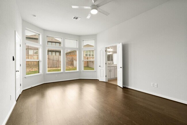 Building Photo - 223 Oleander Loop