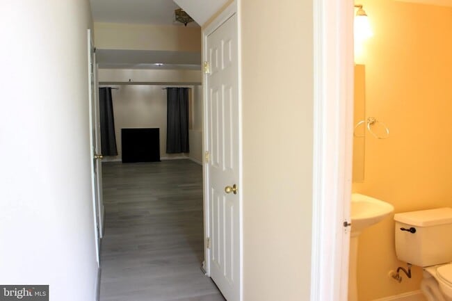 Building Photo - 42856 Golf View Dr