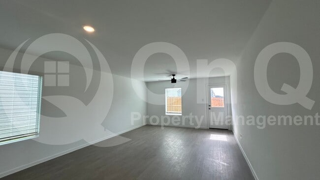 Building Photo - 6313 Kingfisher Wy