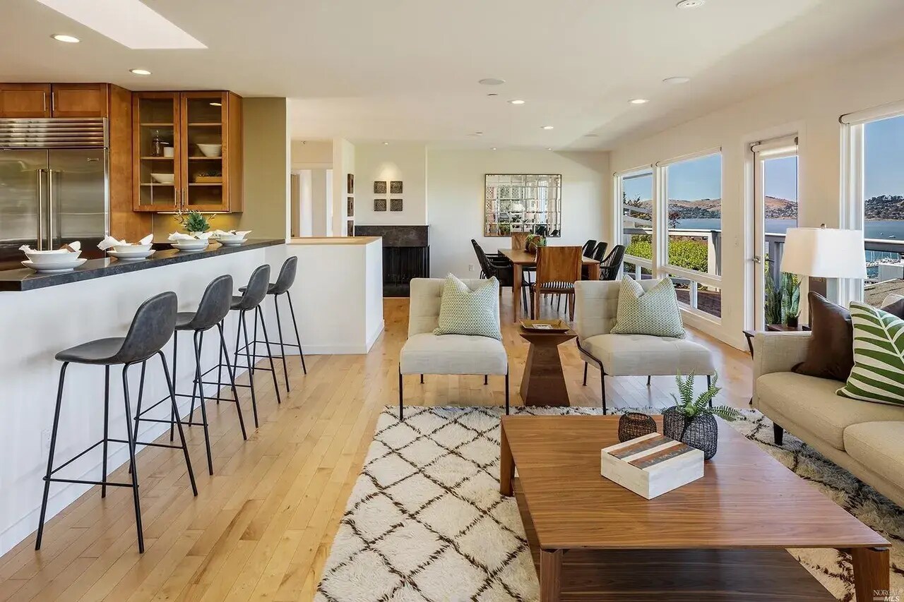 Building Photo - 118 Cazneau Ave