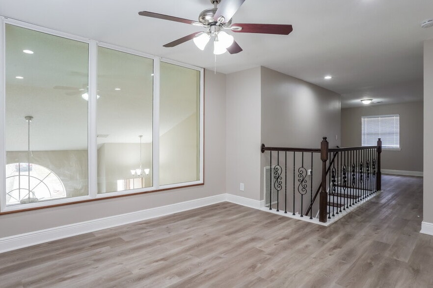 Building Photo - 5218 Prairie Creek Dr