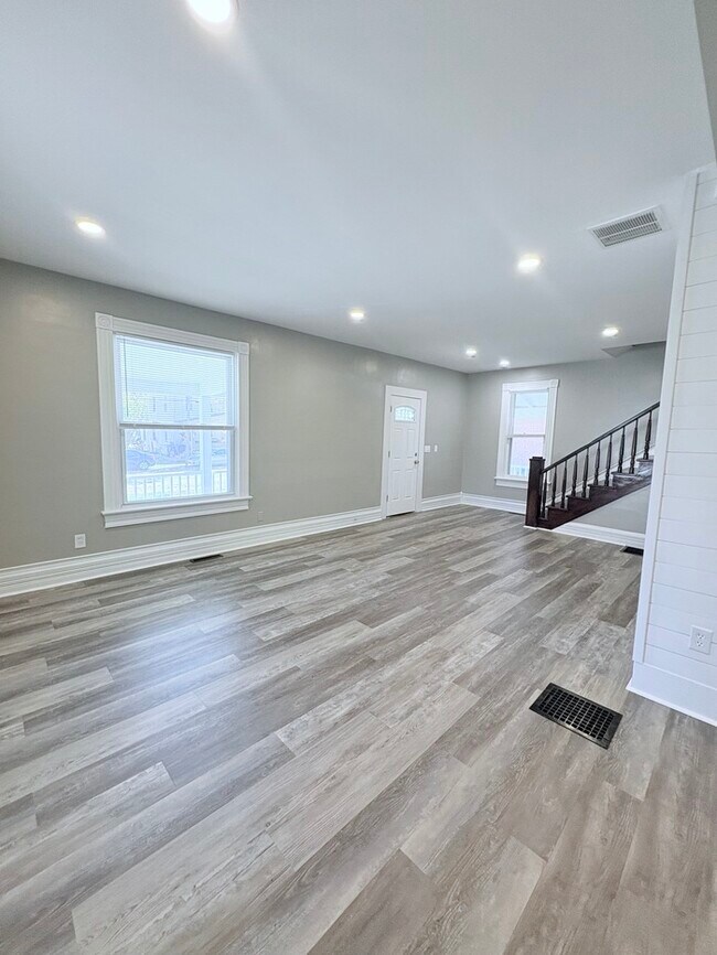 Building Photo - Charming 4 beds 2 baths in Delaware!