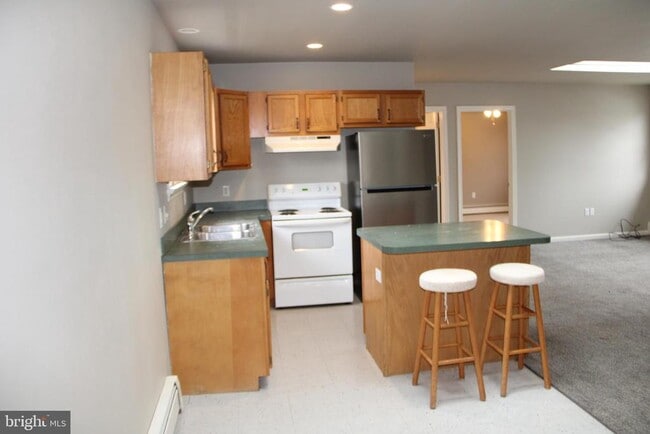 Building Photo - 130 N Mill St