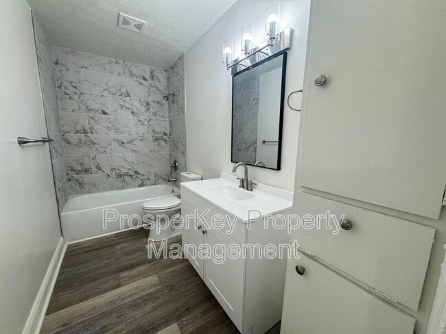 Building Photo - 5730 Teresa St