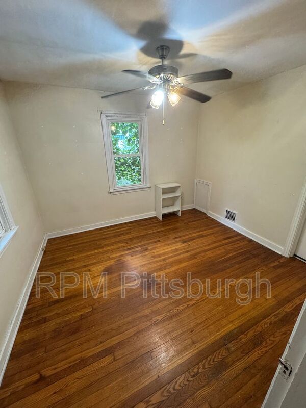 Building Photo - 5434 Baywood St