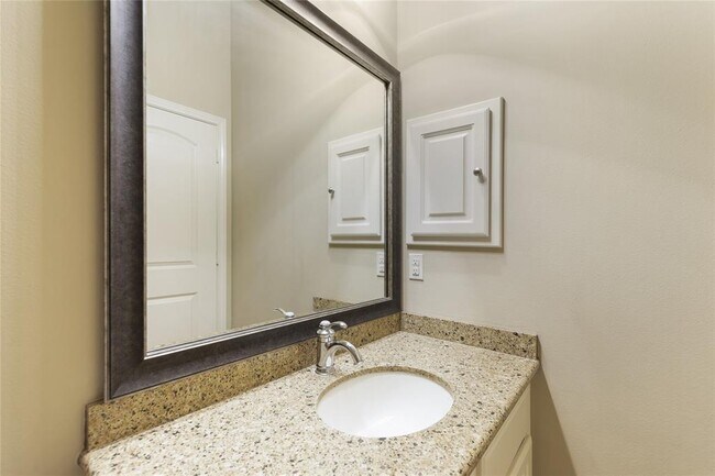 Building Photo - 13211 Misty Shore Ln