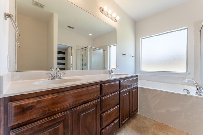 Building Photo - 2401 Spruce Springs Way