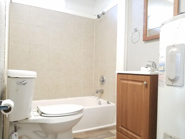 Building Photo - PRE-LEASING Available June 1, 2025. Proper...