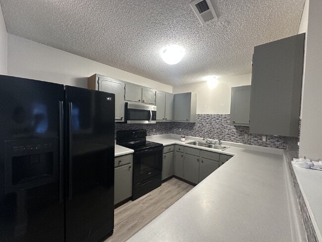 Building Photo - 147 Marlene Dr