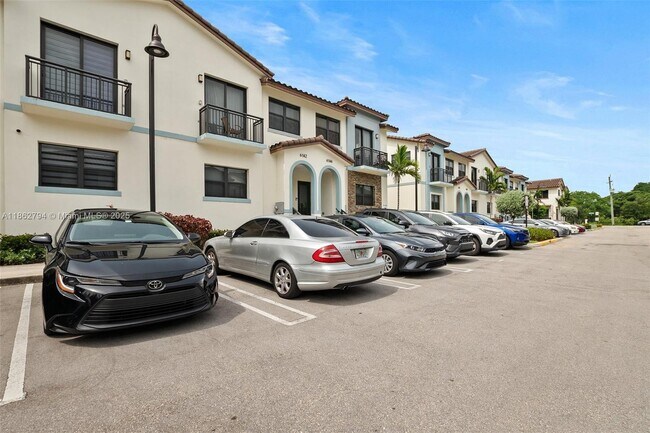 Building Photo - 6146 SW 36th Ct