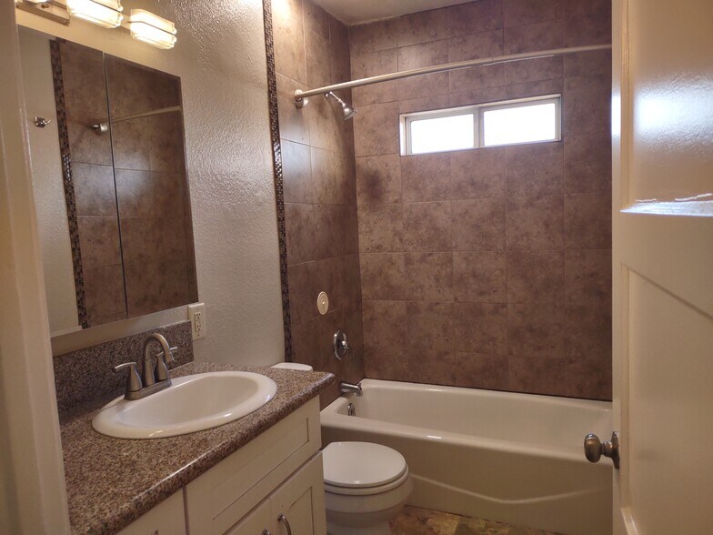 Building Photo - 151 Ximeno Ave