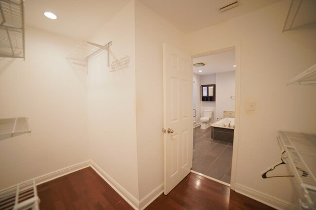 Building Photo - 3384 Barrow Hill Trail