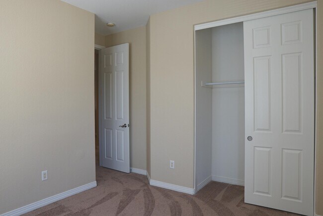 Building Photo - 35579 Domani Dr