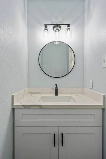 Building Photo - 928 Postoffice St