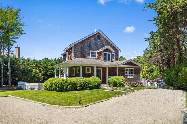 Building Photo - 114 Narod Blvd