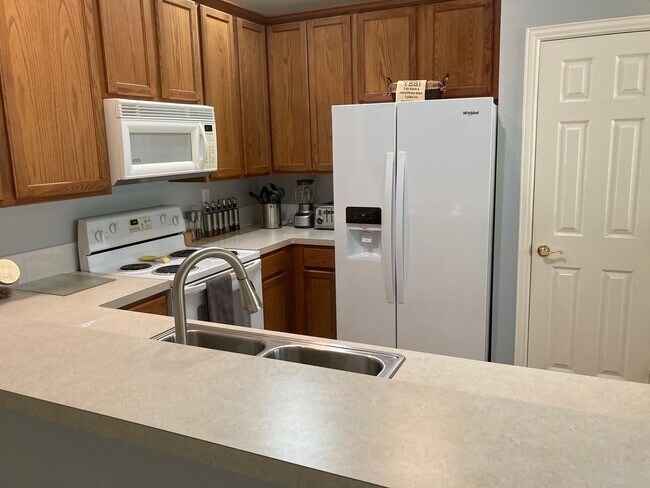 Building Photo - 2 Bedroom - 2 Bath in Robson Ranch