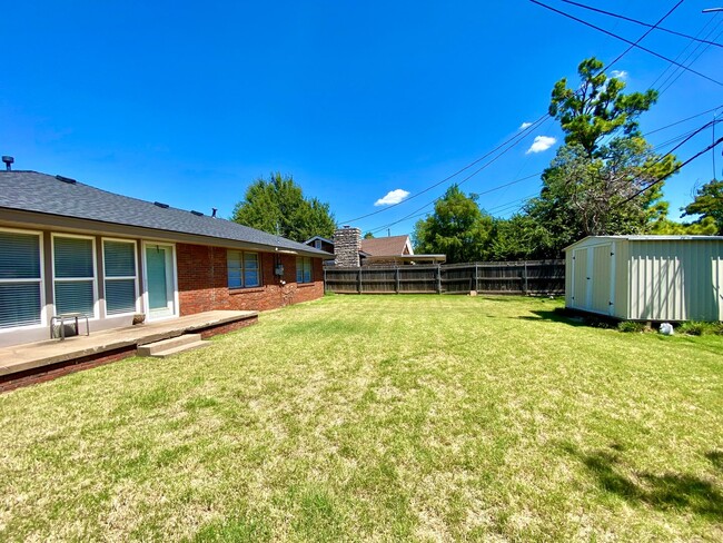 Building Photo - Cute 3 Bed, 1 Bath in The Village of OKC