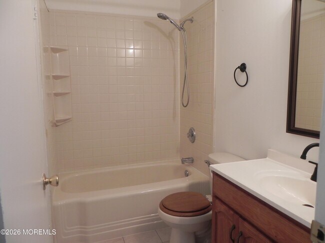 Building Photo - 138 Aster Ct