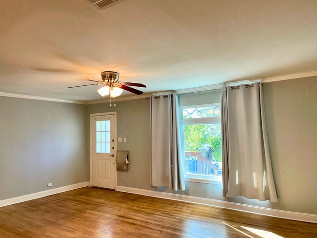 Building Photo - 1041 Ivy Ln