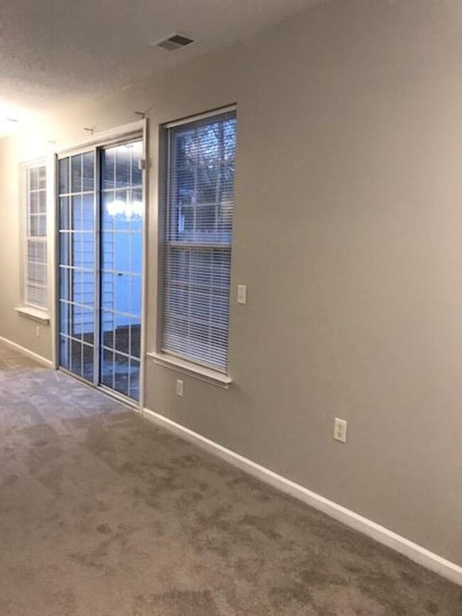 Building Photo - TARLETON OAKS