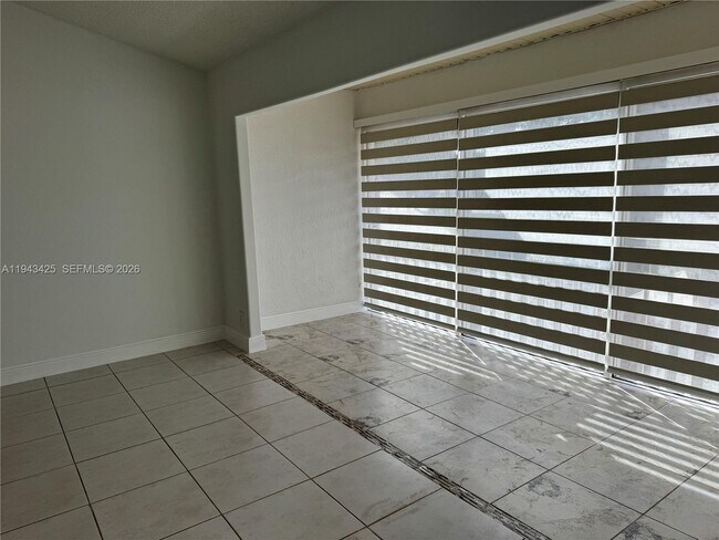 Building Photo - 9446 SW 140th Ct