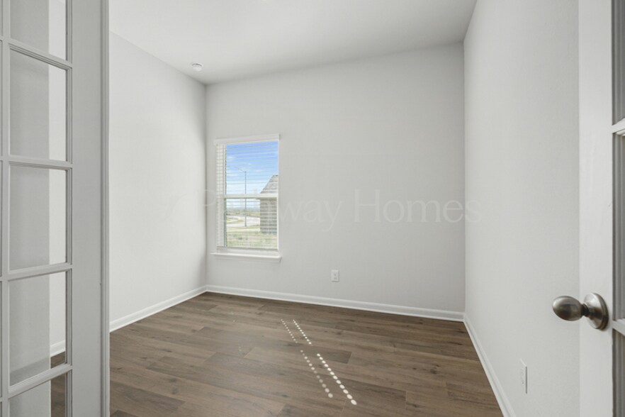 Building Photo - 11104 Santana Dr