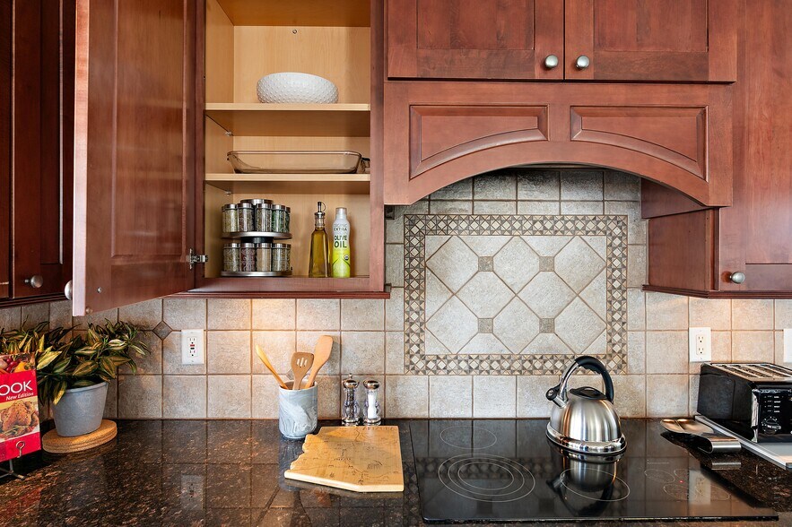 Building Photo - 13010 E Shangri La Rd