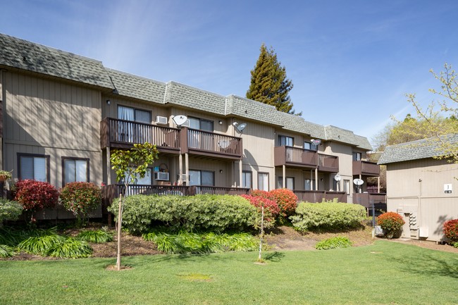 Building Photo - The Ridge Townhomes