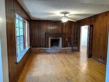 Building Photo - 7011 Whispering Oaks Dr