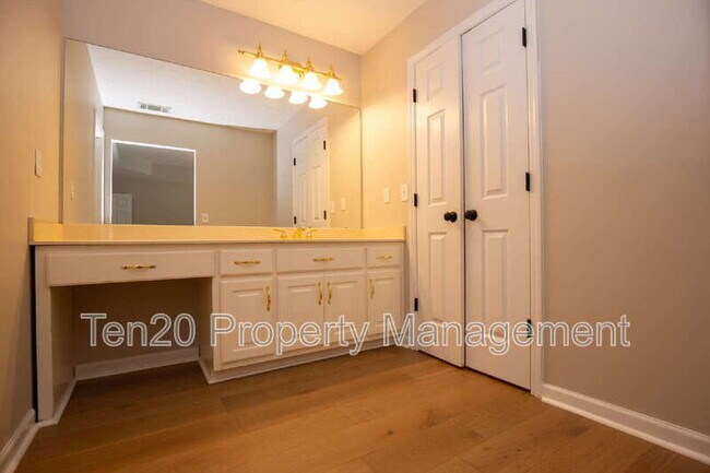 Building Photo - 177 Richardson Rd