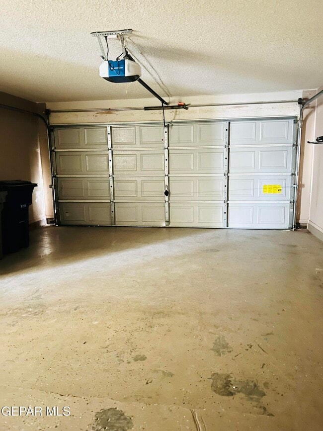 Building Photo - 12369 Tierra Apache Rd