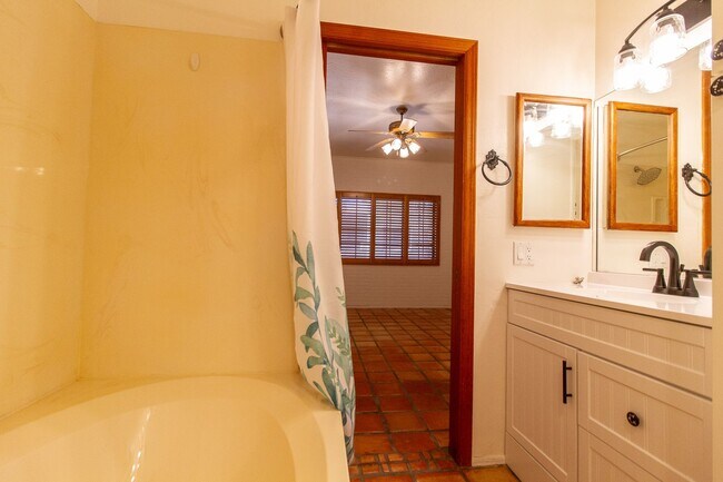 Building Photo - Fountain Hills 3 bedroom condo with Amazing Views of Four Peaks & Fountain