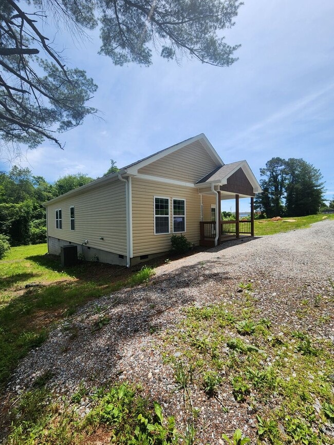 Building Photo - 68 Brevard Knoll Dr