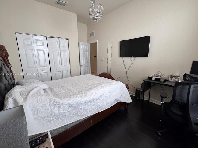 Building Photo - 9165 SW 170th Ave