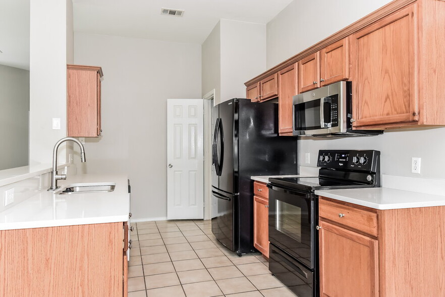 Building Photo - 2022 Cobblestone Trail