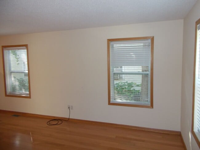 Building Photo - 1020 Stinson St