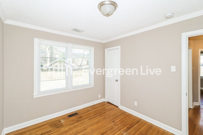 Building Photo - 965 Goodman St