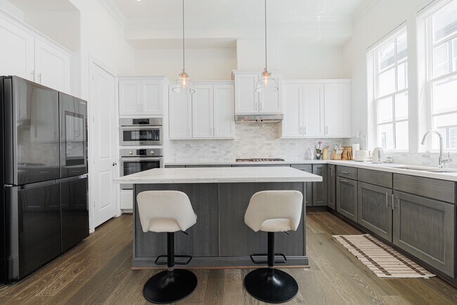 Building Photo - 10760 Craighead Dr