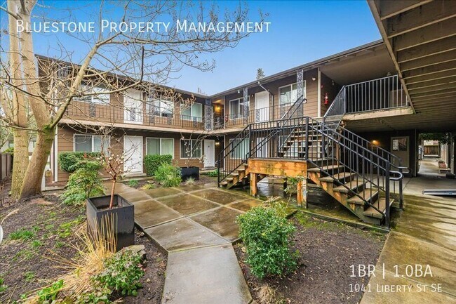 Building Photo - 1041 Liberty St SE