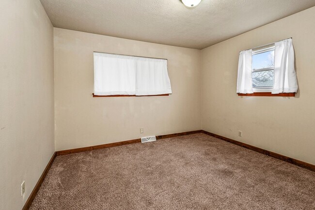 Building Photo - 3 Bed, 2 Bath Home for Rent Near Tom Watkins Park