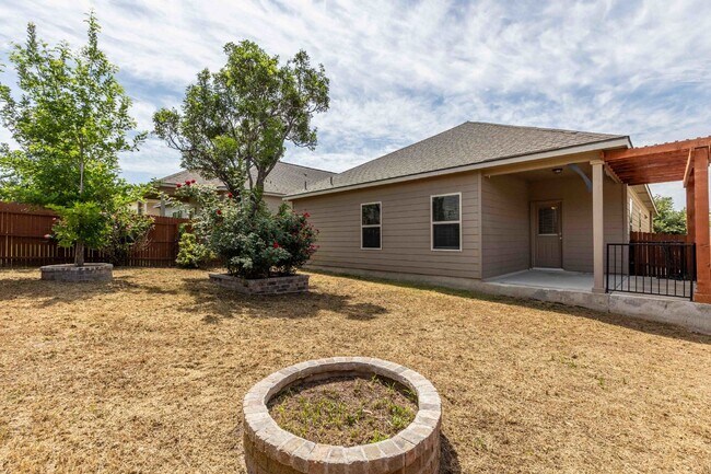 Building Photo - 1175 Ranch Falls