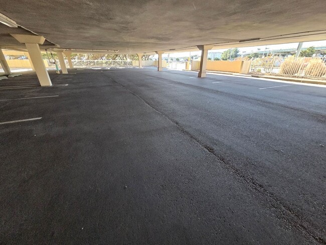 Building Photo - DOLPHIN RUN CONDOMINIUM