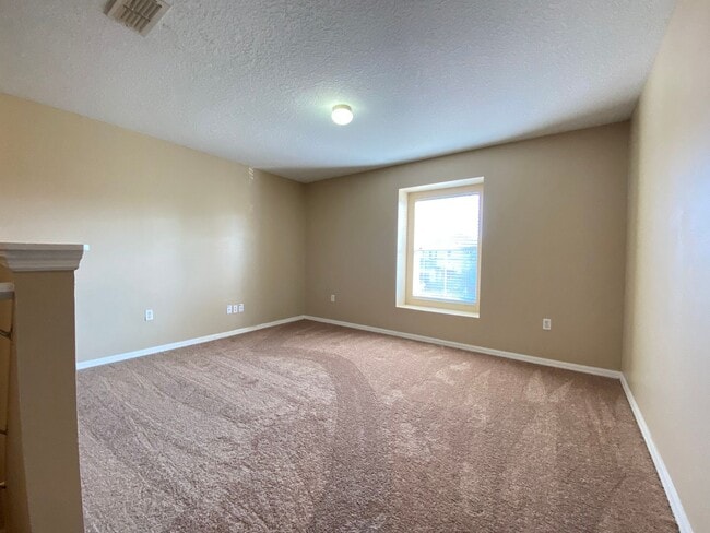 Building Photo - Oversized 3 BD / 2.5 BA with Loft