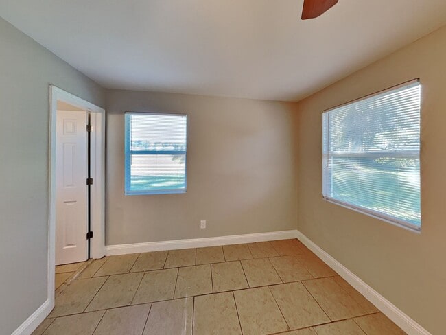 Building Photo - Beautiful 3 Beds 2 Baths Home in Jacksonville