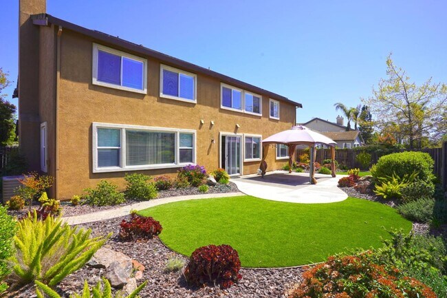 Building Photo - 1074 Vineyard Dr