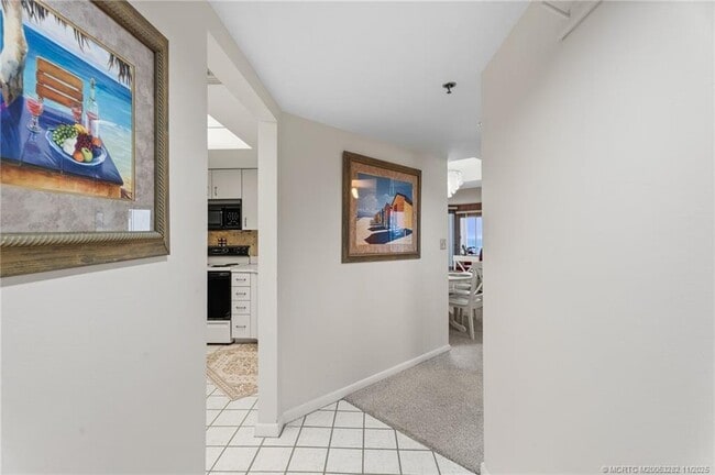 Building Photo - 3870 N Hwy A1A